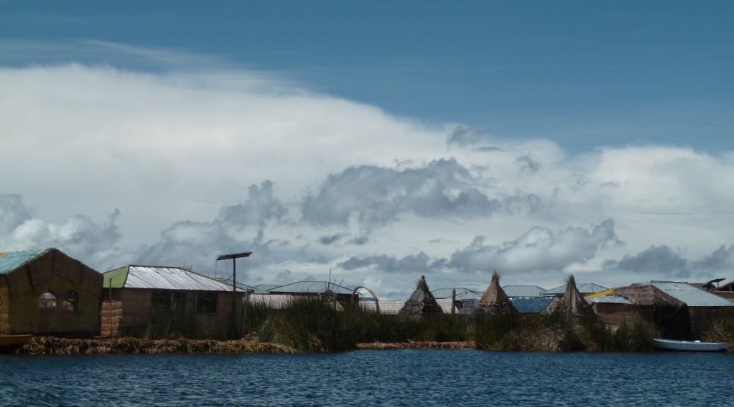 Systèmes photovoltaïques autonomes dans les îles de Los Uros